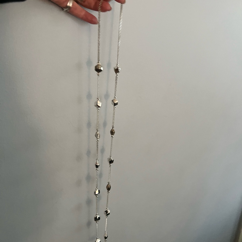 Silver Long Beaded Station Necklace -mythologie